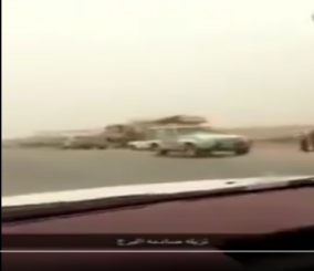 “فيديو” شاهد اصطدام شاحنة ببرج كهرباء وإسقاطه على طريق الخرج- الرياض