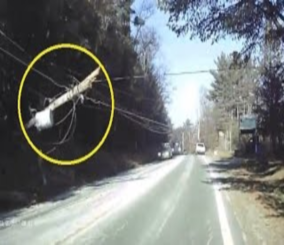 “فيديو” شاهد شاحنة تقطع أسلاك أعمدة كهربائية