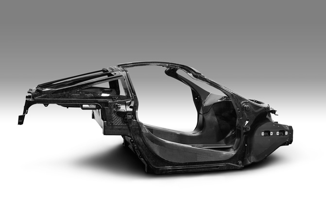 "مكلارين" لا تستبعد صنع سيارة بأربعة أبواب في المستقبل McLaren 6
