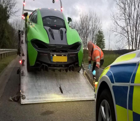 "بالصور" الشرطة البريطانية تصادر 3 سيارات خارقة بسبب القيادة بطريقة "غير اجتماعية" 1