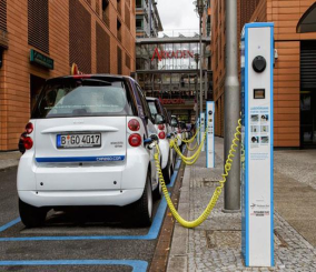 ألمانيا تطرح مكافآت لشراء السيارات الكهربائية من باب زيادة الطلب