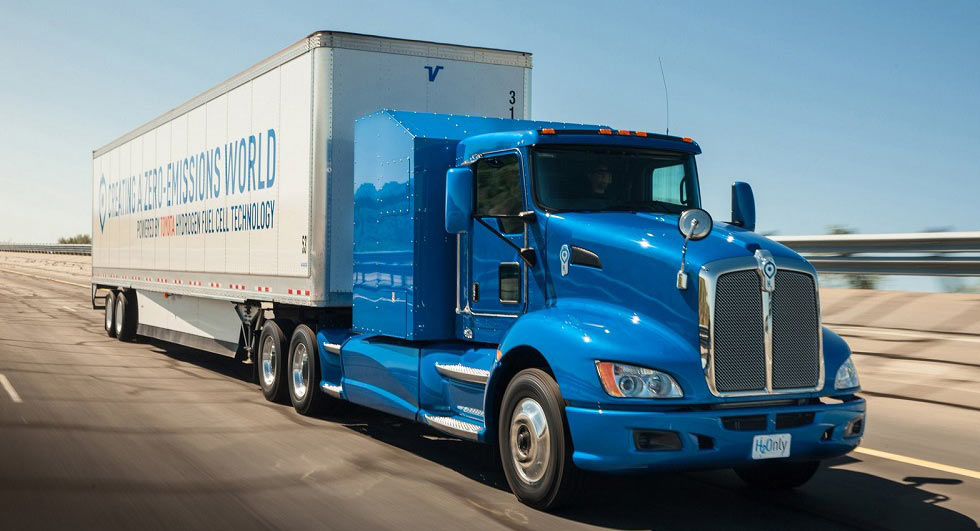 تويوتا تنافس تيسلا بشاحنة ثقيلة تعمل بالهيدروجين