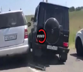 "فيديو" شاهد حادث مرسيدس G63 على طريق في روسيا 1