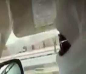 إلقاء القبض على المواطن الذي سمح لفتاة ملثمة بقيادة سيارته “اللكزس”