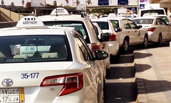أمير منطقة مكة المكرمة يشدد  على ضرورة اقتصار العمل في سيارات الأجرة على السعوديين فقط