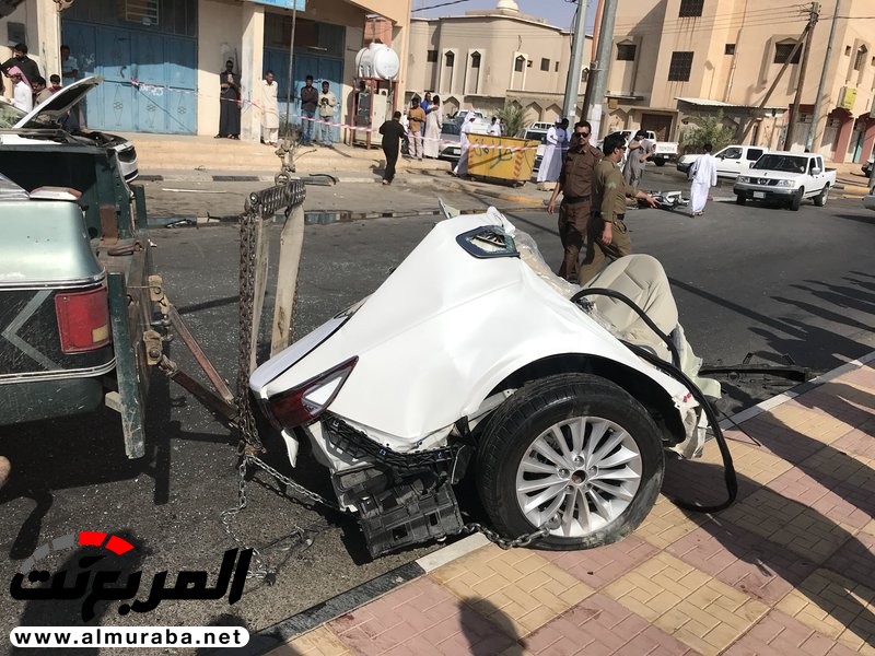 "بالصور" انشطار سيارة إلى نصفين ونجاة سائقها داخل محافظة رفحاء 8