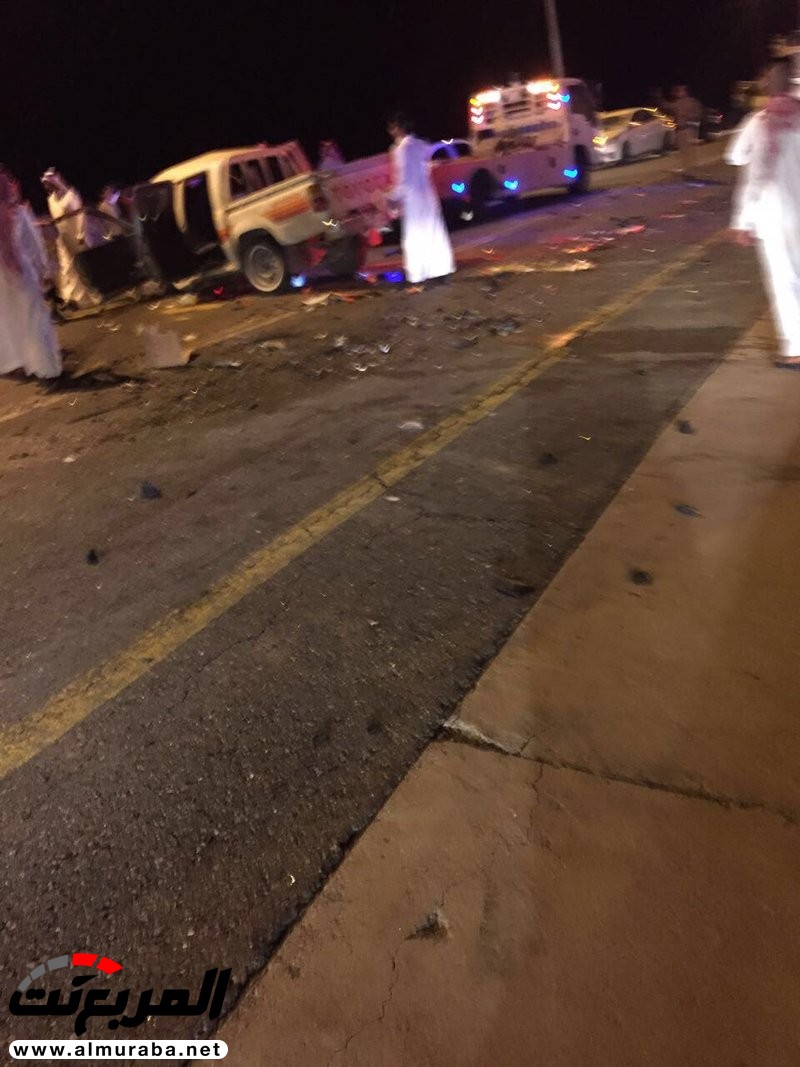 "بالصور" شاهد حادث تصادم ثلاث سيارات بمنطقة الباحة يسفر عن وفاة 3 أشخاص 1