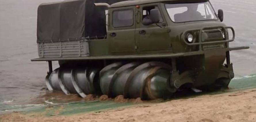 “فيديو” شاهد  الشاحنة الروسية تتحرك على أسطوانات حلزونية بدون عجلات