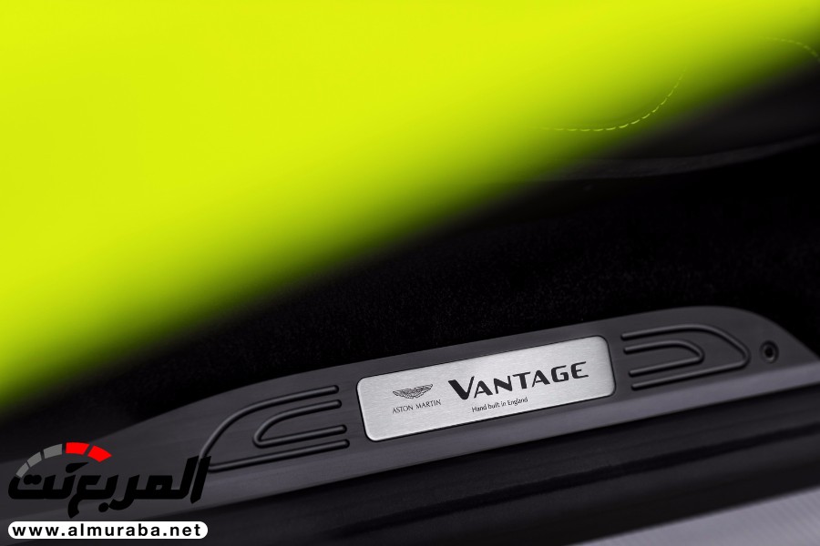 أستون مارتن فانتاج 2018 الجديدة كلياً وصلت رسمياً بمحرك AMG 19