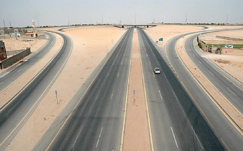 “‏وزارة النقل” توجه بالبدء  في اتخاذ الإجراءات اللازمة لتعديل سرعات الطرق السريعة إلى 140 كم
