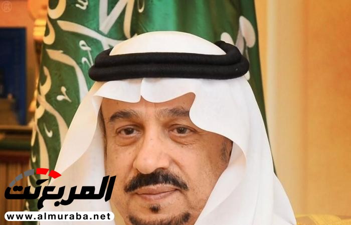 أمير منطقة الرياض يكرّم مواطناً ساهم في فك اختناق مروري بحي عتيقة 3