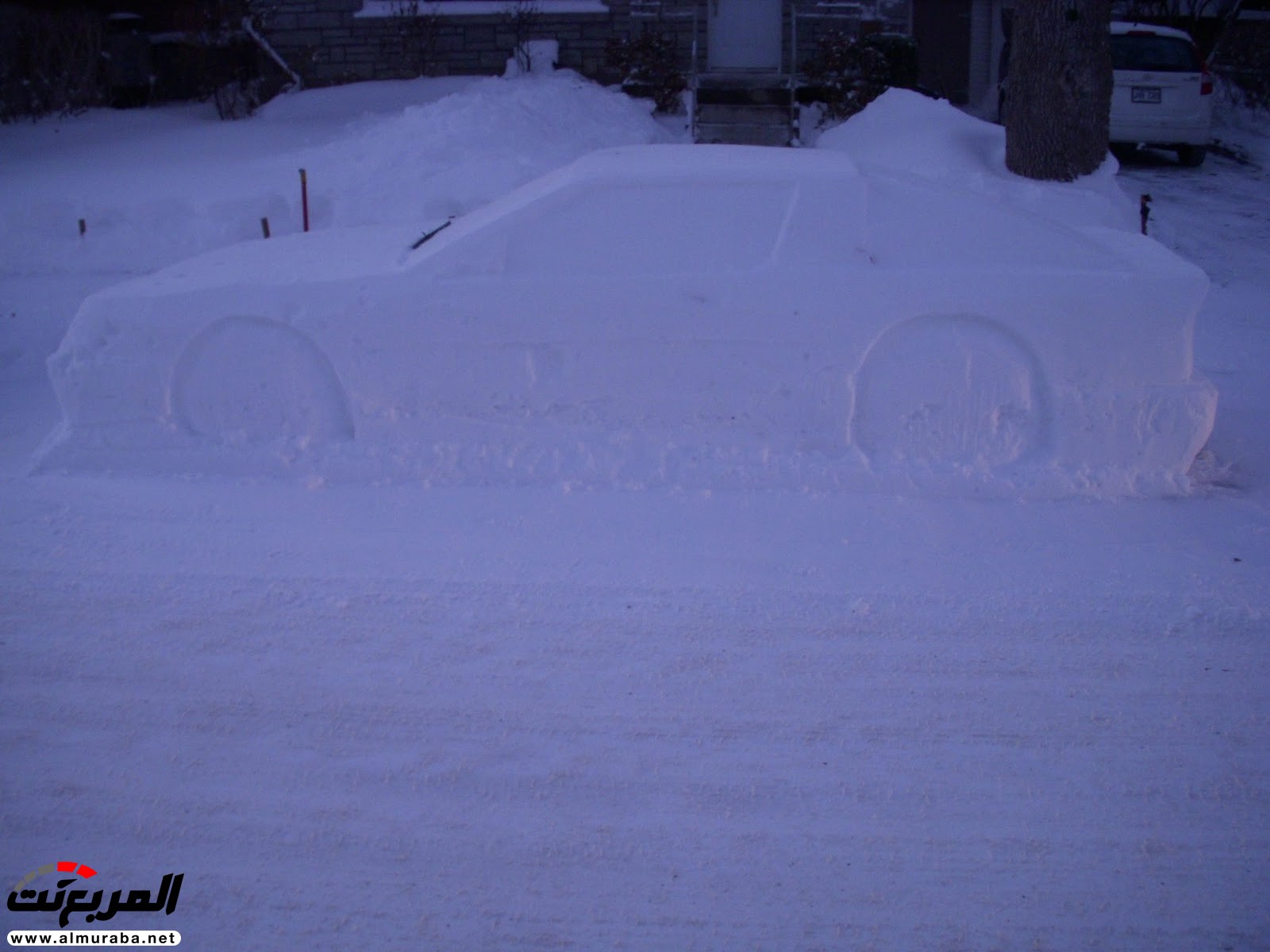 "بالصور" شرطي كندي يخالف سيارة مزيفة "مصنوعة من الثلج" 50