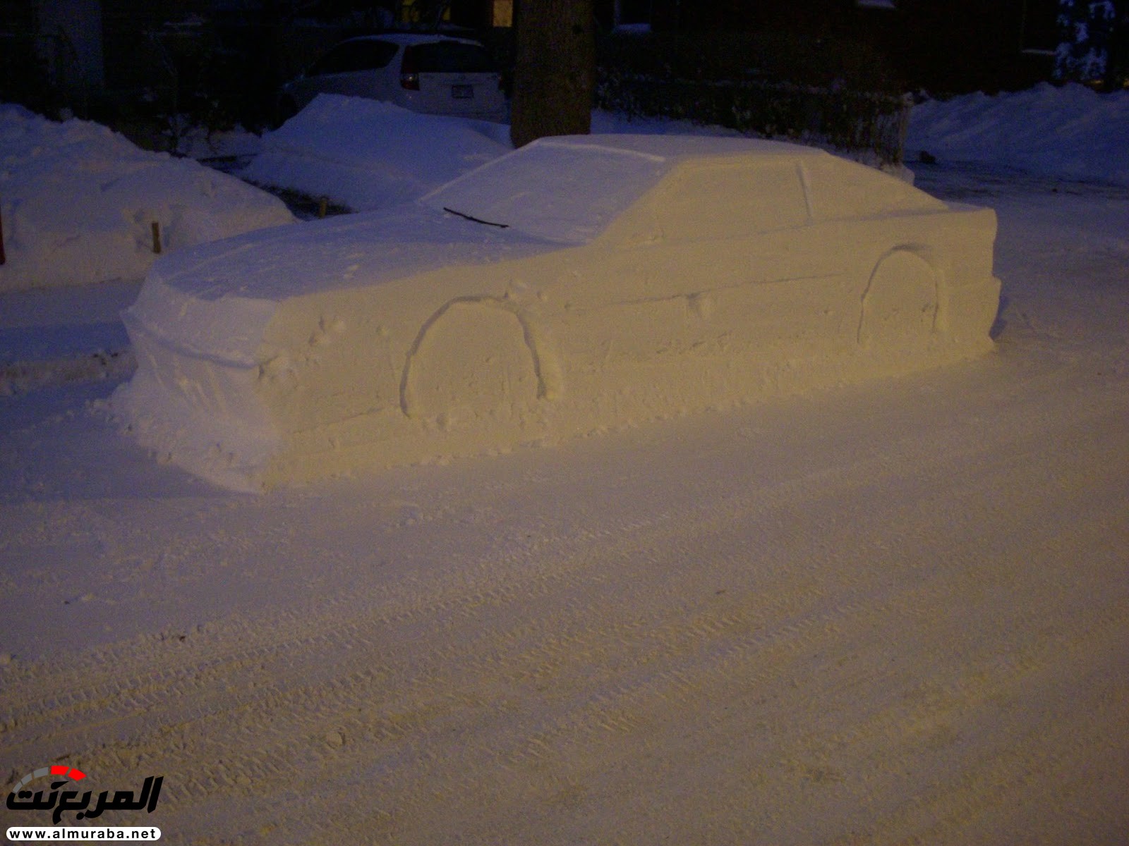 "بالصور" شرطي كندي يخالف سيارة مزيفة "مصنوعة من الثلج" 57