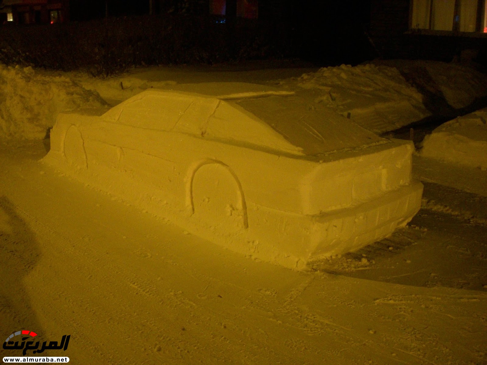 "بالصور" شرطي كندي يخالف سيارة مزيفة "مصنوعة من الثلج" 6
