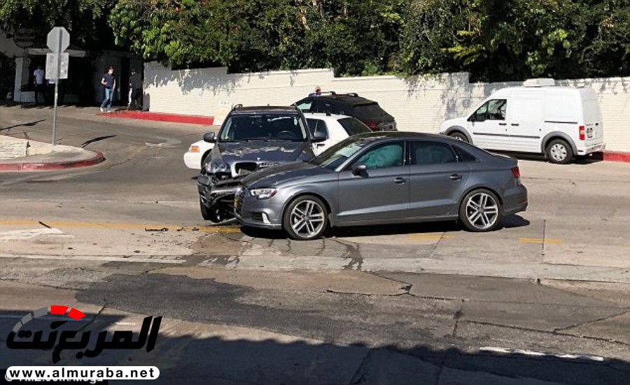 "بالصور" تحطم سيارة بي إم دبليو الإعلامي جيمي كيميل بحادثة في لوس أنجلوس 18