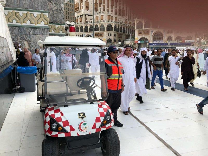 الهلال الأحمر السعودي يدشن عربات “قولف” لنقل المرضى والمصابين من ساحات الحرم المكي