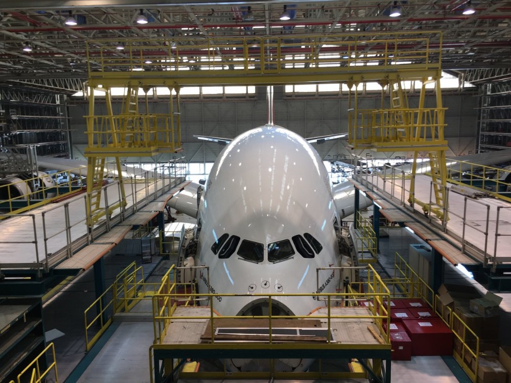 "بالصور" جولة داخل مصنع هندسة وصيانة الطائرات الأكبر بالعالم في دبي 5