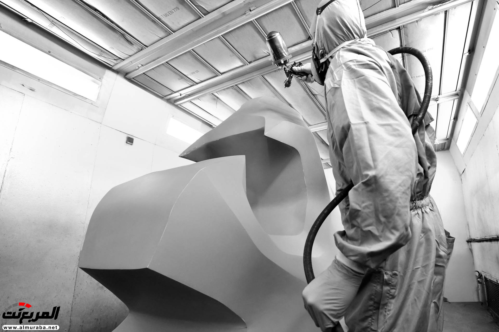 "بالصور" بيجو ستعرض تمثال عملاق على شكل أسد في جنيف 83