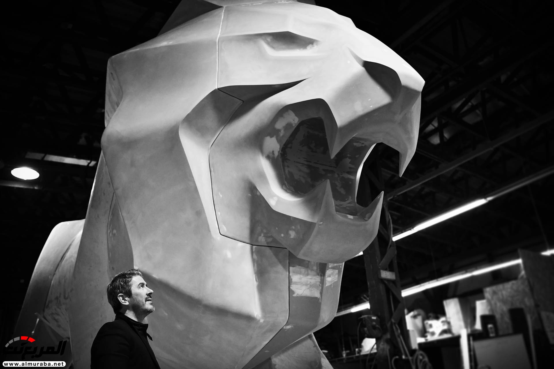 "بالصور" بيجو ستعرض تمثال عملاق على شكل أسد في جنيف 90