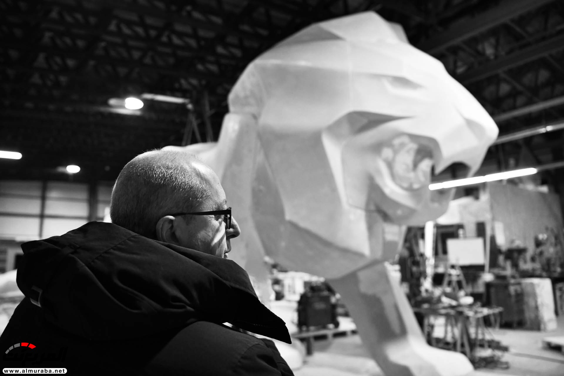 "بالصور" بيجو ستعرض تمثال عملاق على شكل أسد في جنيف 93