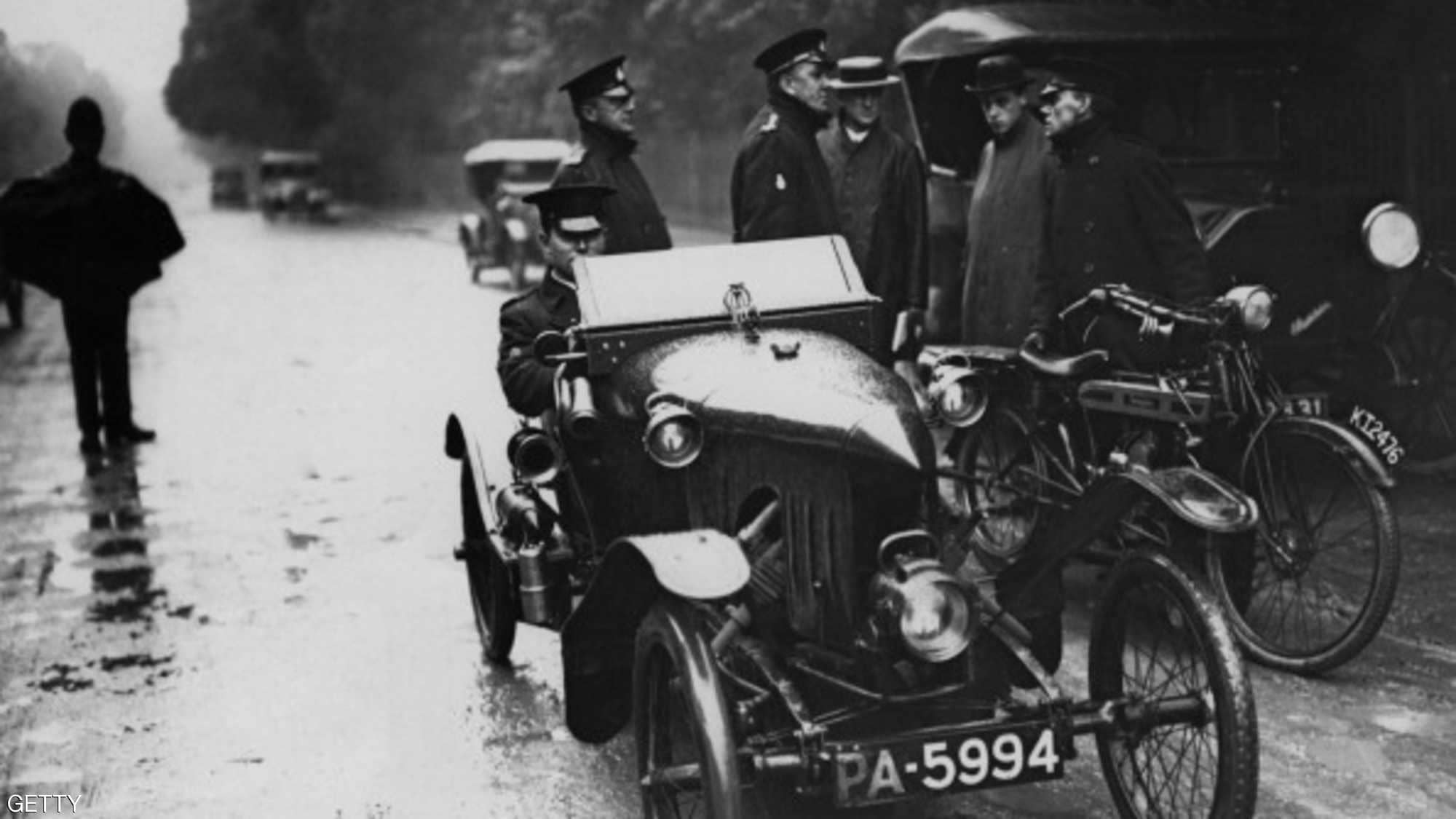 "بالصور" هذا ما بدت عليه السيارات قبل 100 عام من الآن 20