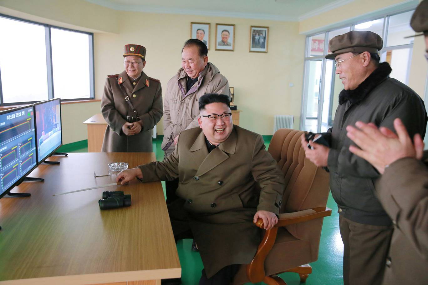 شاهد ما سيكون عليك فعله إن كنت أحد حراس أمن زعيم كوريا الشمالية 4