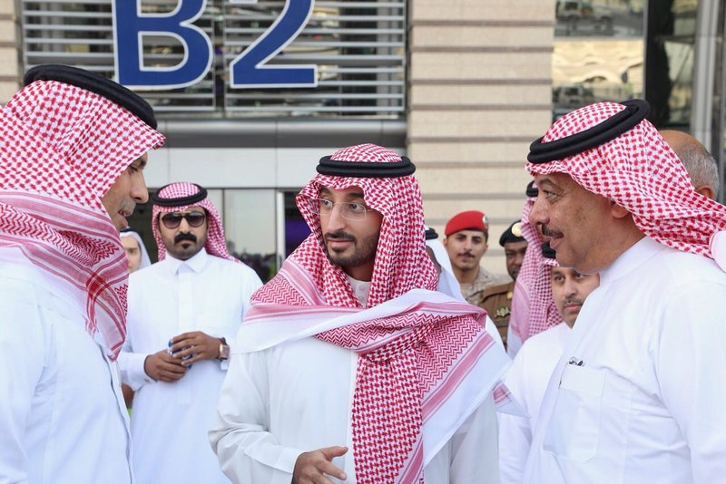 جولة نائب أمير مكة المكرمة لتفقد إستعداد مطار الملك عبدالعزيز الدولي الجديد للعمل 3
