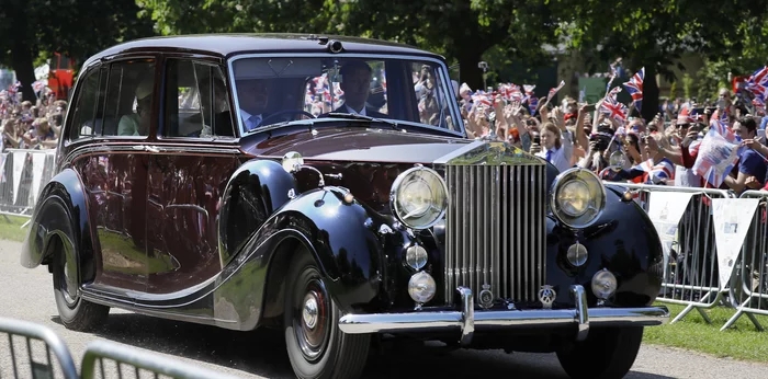 “بالصور” تعرف على سيارات الزفاف الملكي البريطاني للأمير هاري وميغان ماركل