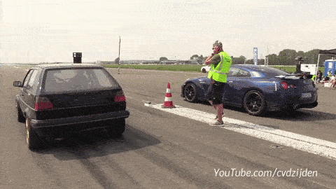 "بالفيديو" فولكس فاجن جولف بقوة 735 حصان تتحدى نيسان GT-R 7