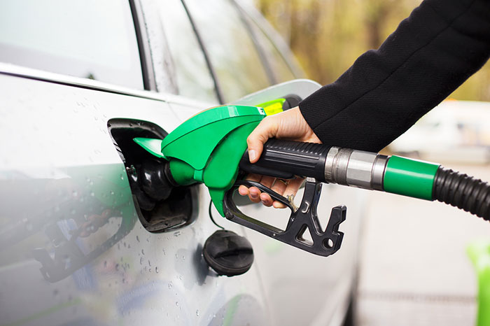 7 أخطاء شائعة تزيد استهلاك الوقود بالسيارة 1