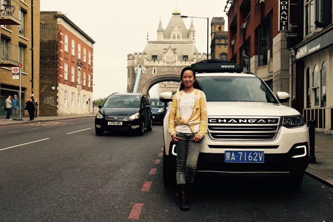 فتاة صينية تزور 45 بلداً براً خلال 315 يوم رفقة سيارة شانجان