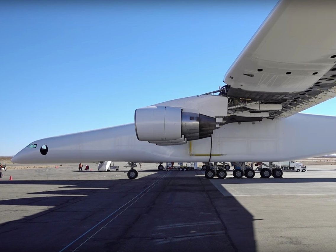 "بالصور" نظرة على أكبر طائرة في العالم وزنها 226.7 طن 3