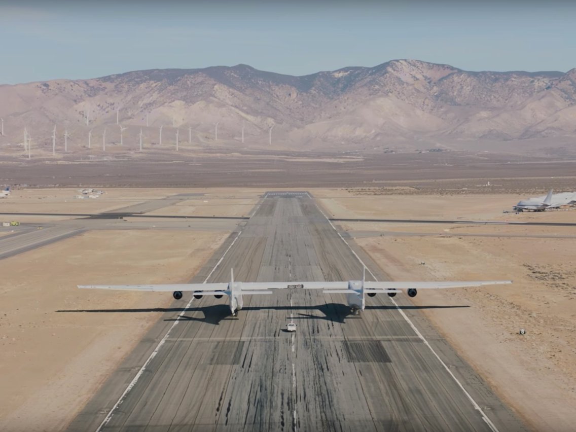 "بالصور" نظرة على أكبر طائرة في العالم وزنها 226.7 طن 27