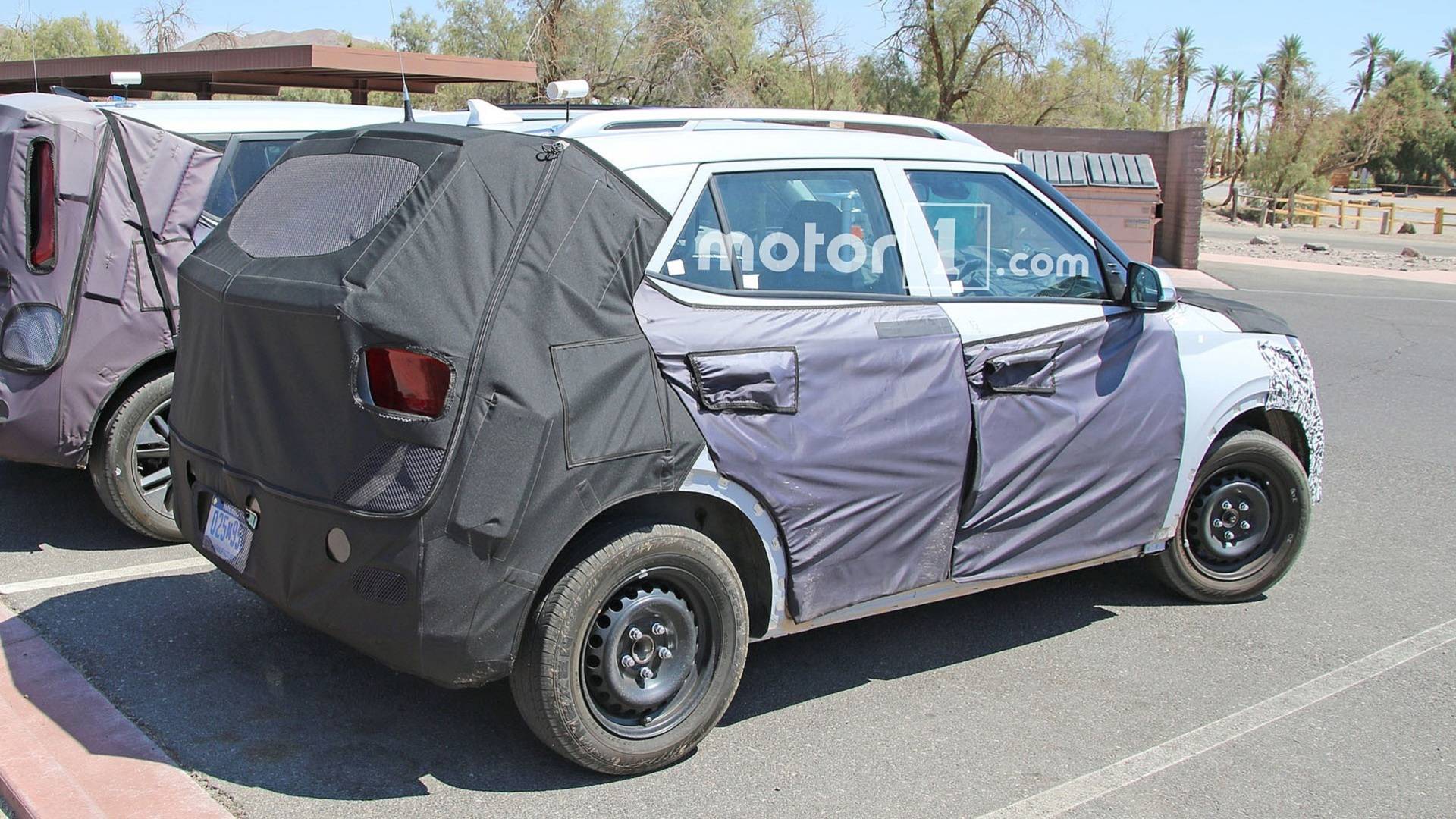 هيونداي ليونيس 2020 "أكسنت SUV" تظهر في شكلها المتوقع 28