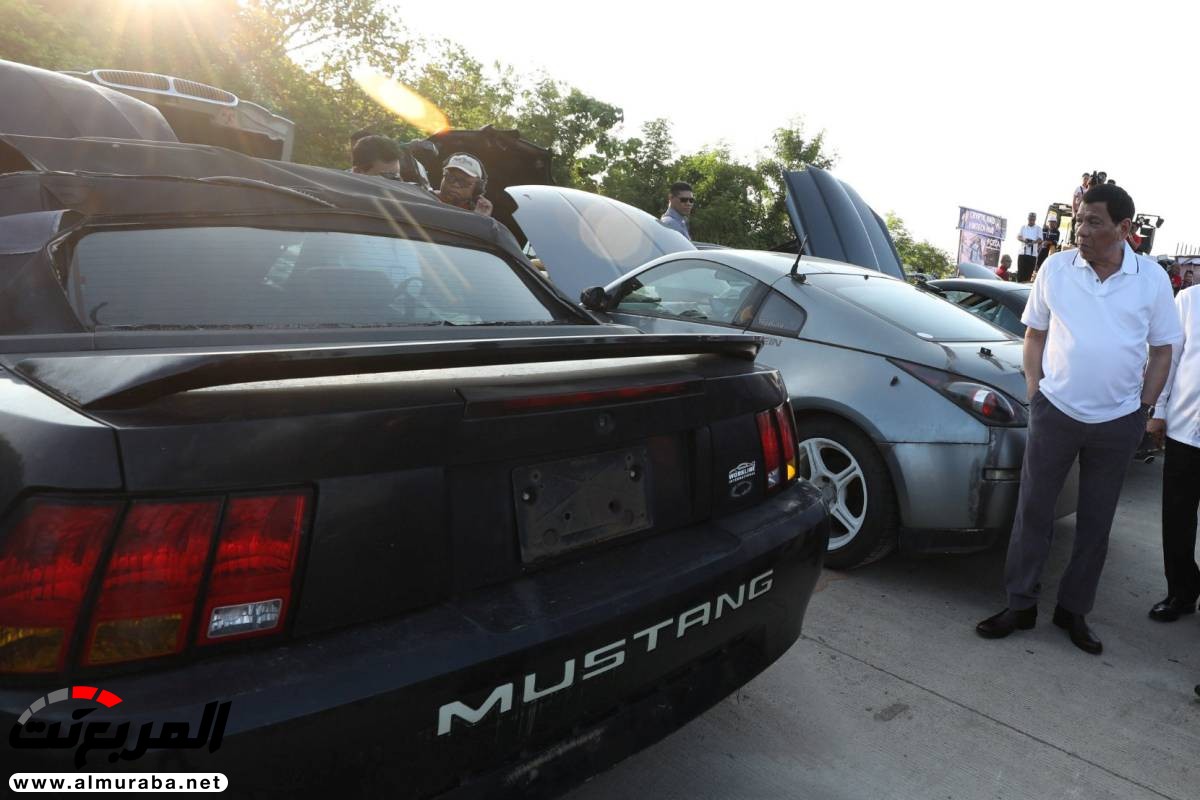 الرئيس الفلبيني يقود حملة لتدمير سيارات فاخرة مهربة بقيمة 20 مليون ريال 3
