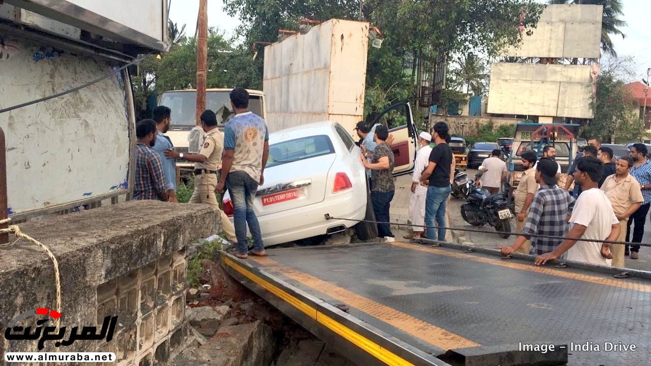 رجل اعمال هندي يحطم رولز رويس جوست بعد ساعات من شراءها 4