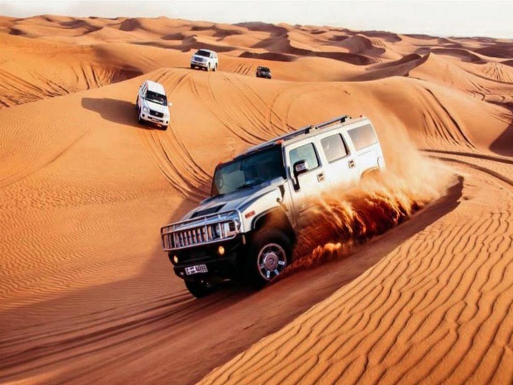 9 نصائح لقيادة السيارة بأمان أثناء الرحلات في المناطق الصحراوية