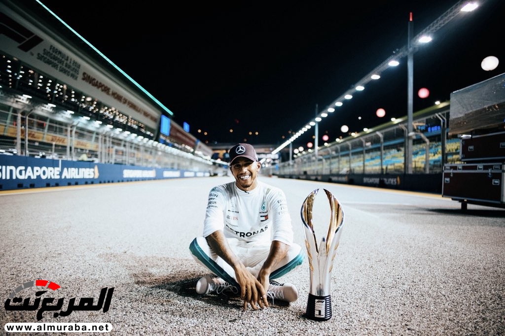 لويس هاميلتون يفوز ويوسع صداراته في سباق سنغافورة الليلي 1