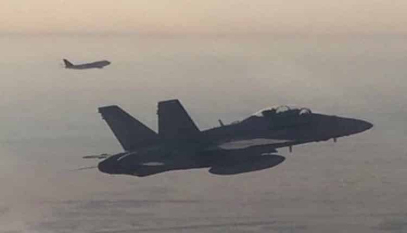 طائرات F18 تستقبل طائرة “ولي العهد” لحظة دخولها الأجواء الكويتية