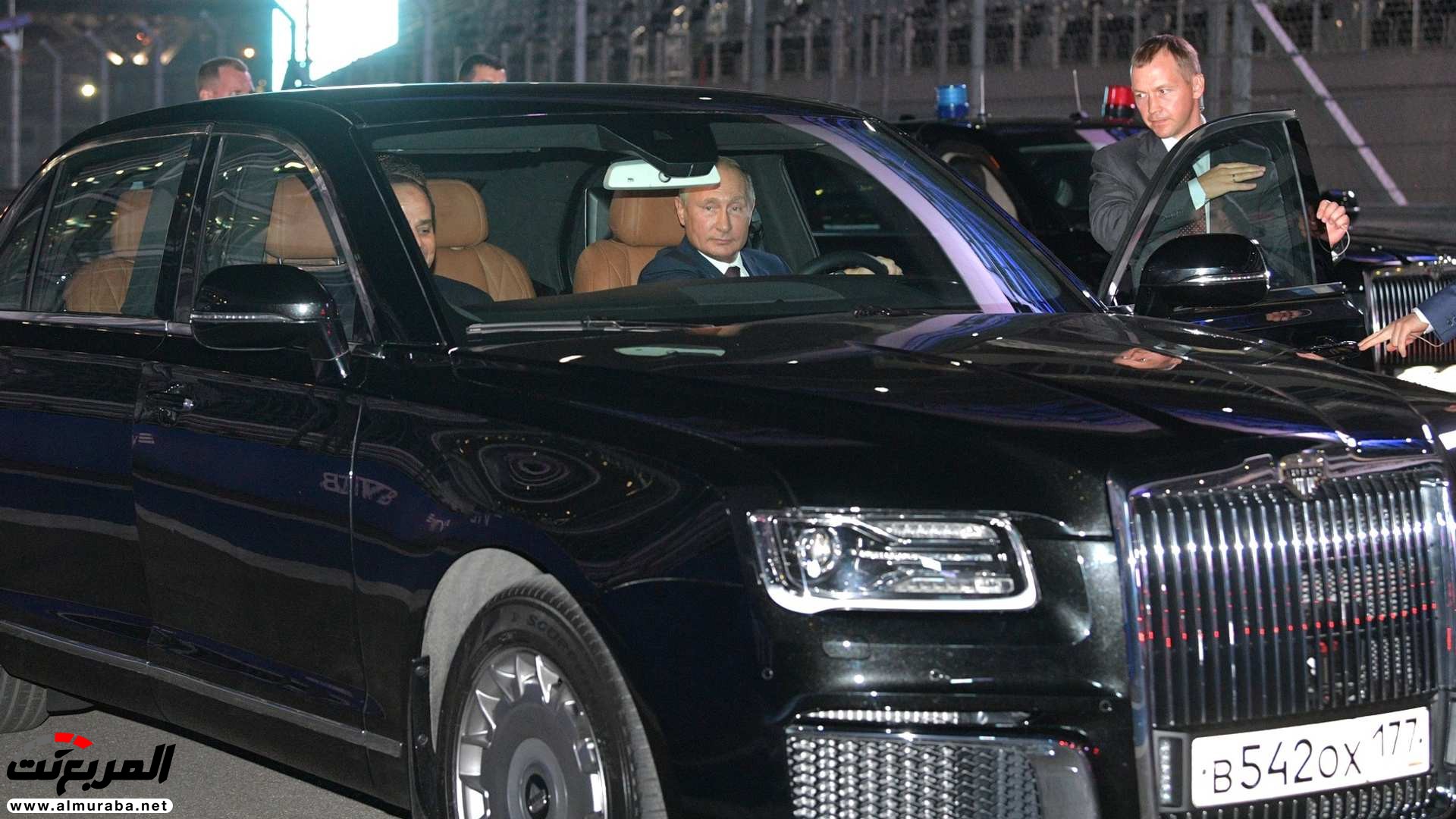 "بالصور" بوتين يصطحب السيسي في جولة داخل ليموزين يقودها بنفسه 21