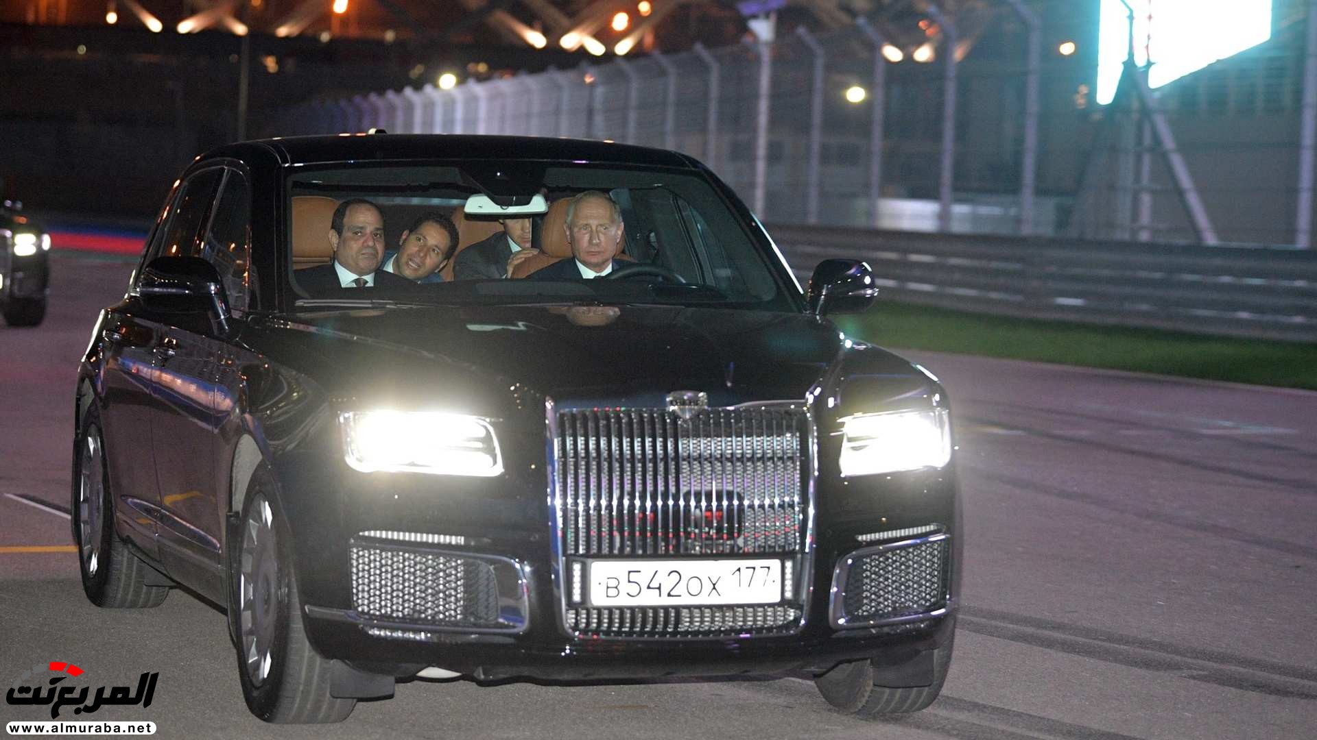 "بالصور" بوتين يصطحب السيسي في جولة داخل ليموزين يقودها بنفسه 25