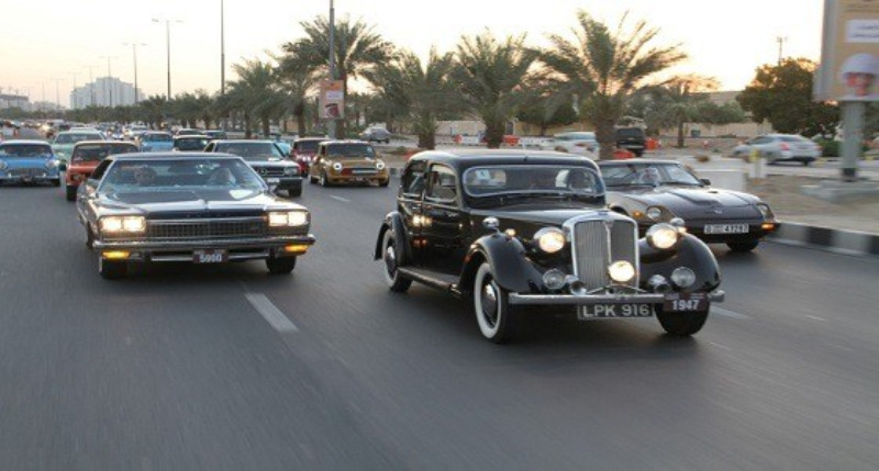سيارات كلاسيكية ودراجات نارية في احتفال الإمارات باليوم الوطني 1