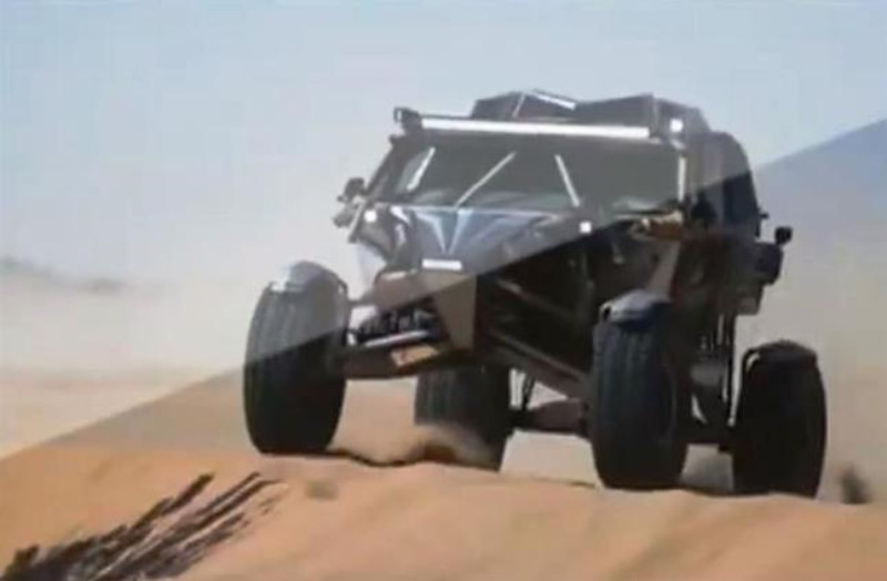 "بالفيديو" مهندس سعودي يتمكن من صناعة سيارة عسكرية بقدرات هائلة 3