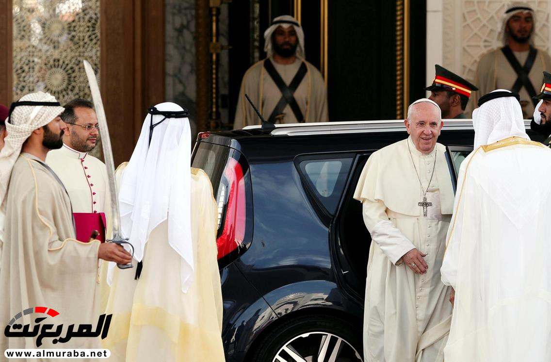 "بالصور" بابا الفاتيكان انتقل إلى القصر الرئاسي الإماراتي في كيا سول 18