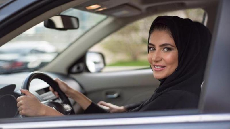الألوان والمواصفات المرغوبة لدى السعوديات في اختيار السيارات