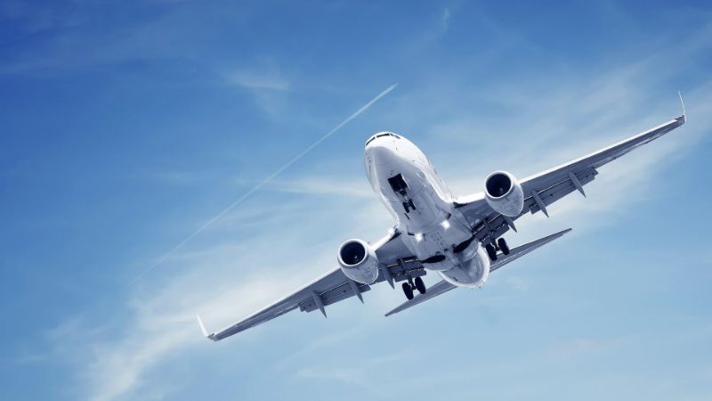 كيفية معرفة المسافر وقت الأذان أثناء تحليق الطائرة في الجو 1