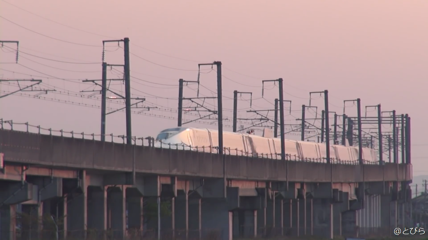 “بالفيديو” اليابان تختبر قطار “رصاصة” جديد كلياً بسرعة 400 كم\س