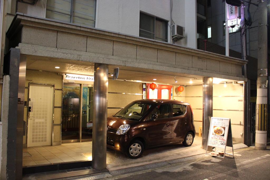 ظاهرة غريبة.. لماذا يستأجر اليابانيون سيارات دون قيادتها؟