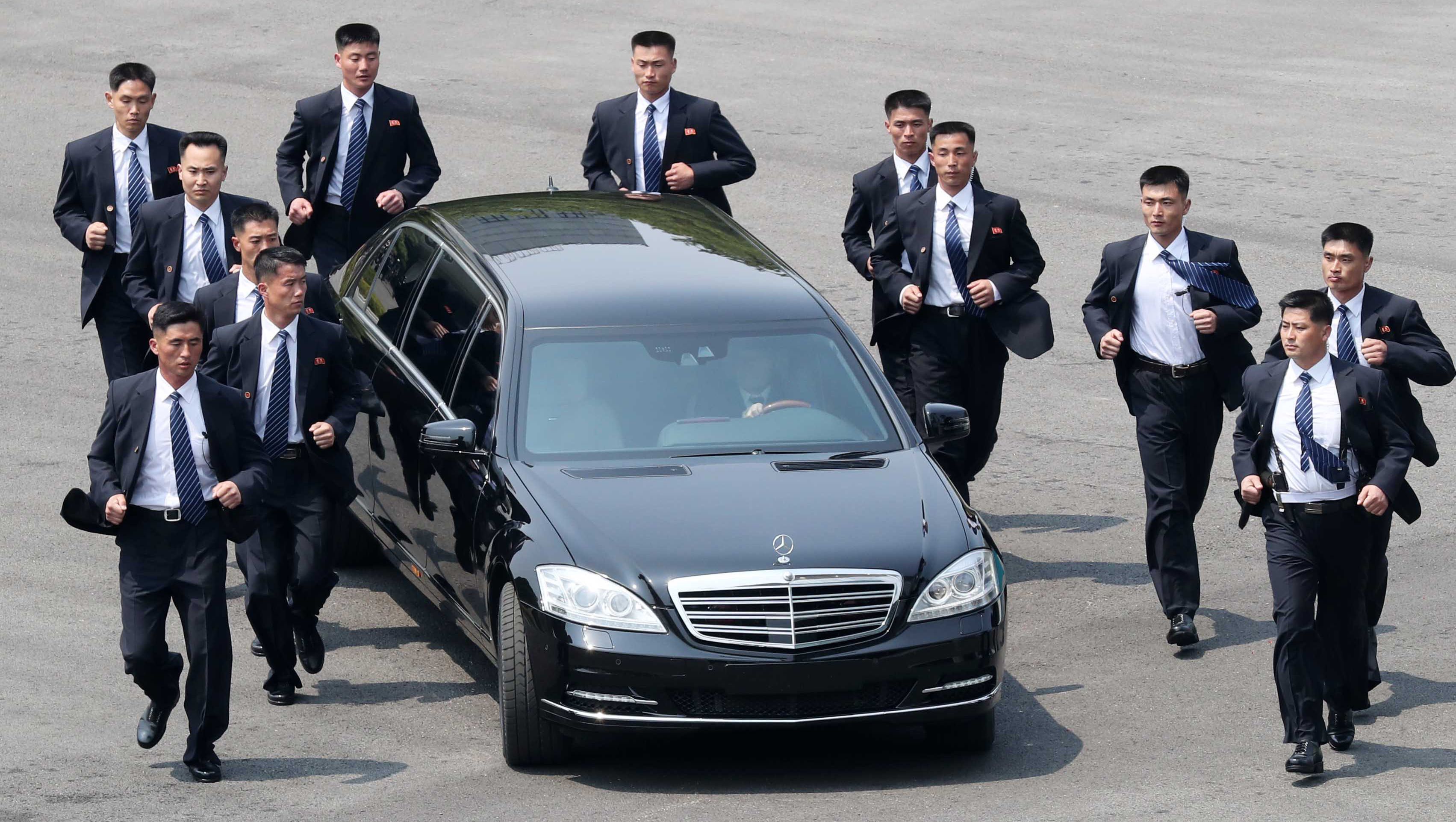 سر امتلاك زعيم كوريا الشمالية سيارات مرسيدس بولمان المحظورة على بلاده