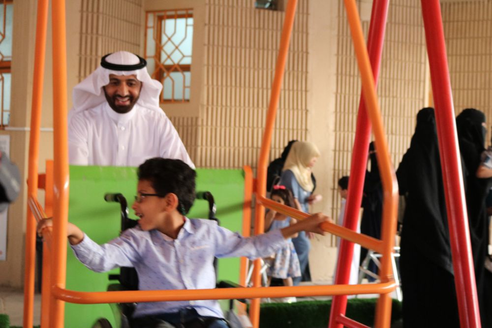 الوفاق لتأجير السيارات تشارك في تجديد روضة 65 وتنفيذ مشروع "خذ بيدي" 16